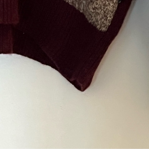 Vintage 💯 Wool Argyle American Eagle Burgundy Sweater - Picture 7 of 8